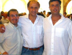 João Luiz, à esquerda e o prefeito Carlos Augusto Turelli, com Skaf, ao centro, no início do ano passado. 