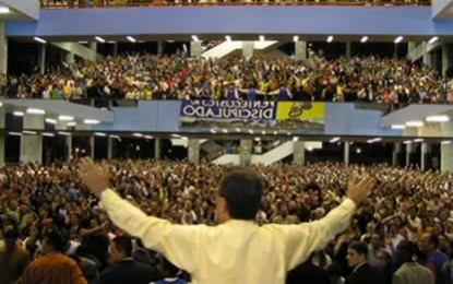 População evangélica no Brasil chega a 36.480.000 e passa a ser forte elemento nos resultados das eleições