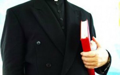 Padres: mensageiros de Deus ou dos interesses políticos ?