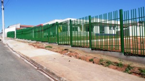 Grade de proteção da EMEI Oscar Vieira Murat que será inaugurada no dia 16 de setembro. 