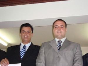 Calá, à esquerda, e o amigo juiz de direito Alexandre Levy Perrucci.