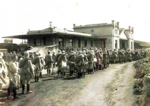 Soldados paulistas na estação ferroviária de Itararé