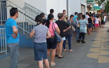 Um Brasil em declínio social e econômico