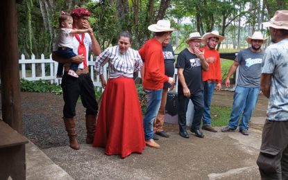 O fandango de Angatuba destacado por Chico Abelha